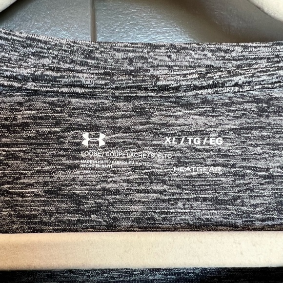 Women’s Under Armour Long Sleeve HeatGear - Picture 2 of 8